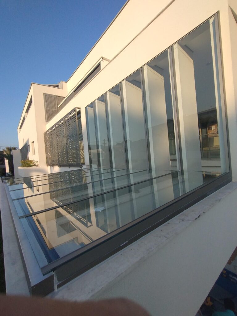 GLAZIER_V_IMG_600x800